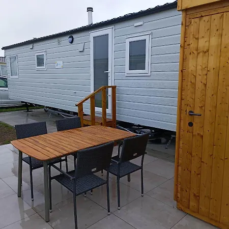 Caravan Aan Zee Arnani * ميدل كيرك